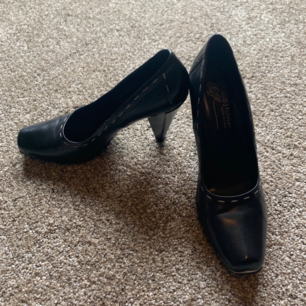Donald J Pliner pumps size 8